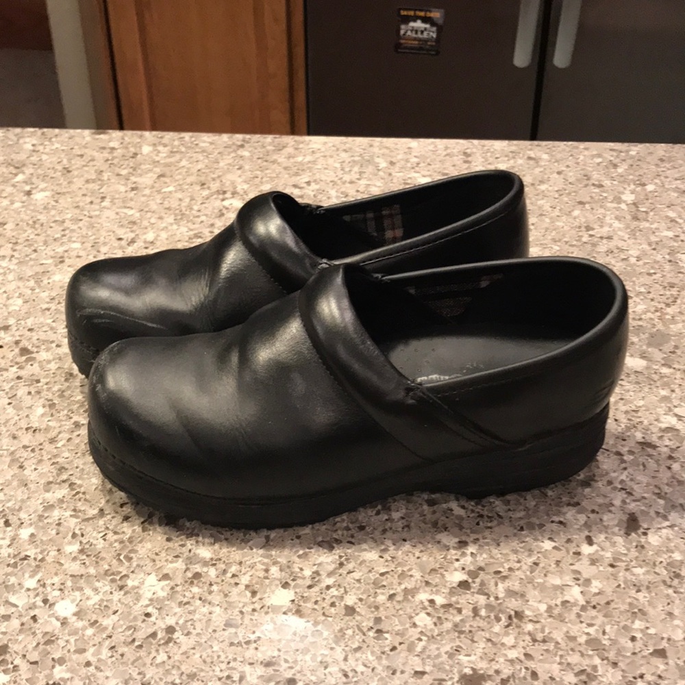 Skechers work non-slip shoes